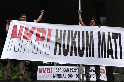 penyelesaian kasus korupsi di indonesia